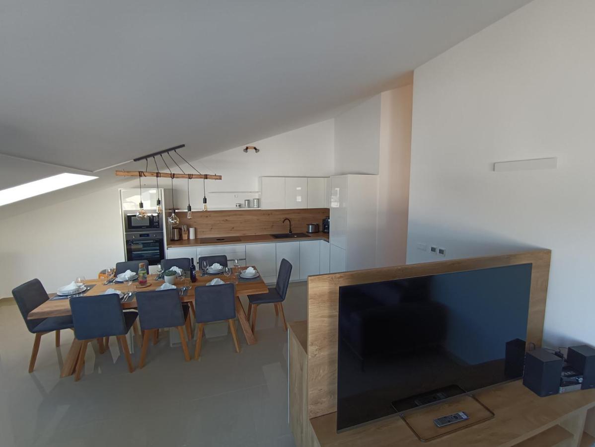 Penthouse Sunset Apartment Medulin Exterior photo
