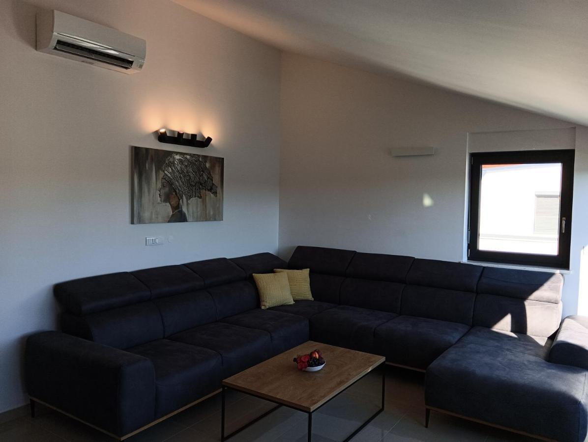 Penthouse Sunset Apartment Medulin Exterior photo